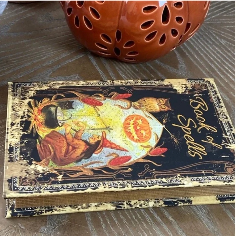 Vintage Inspired Halloween Salem Gothic Witch Spell Potion Faux Book Box NEW - Picture 5 of 6